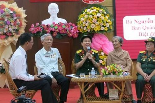 Xúc động chương trình giao lưu 'Nữ tình báo - Chuyện bây giờ mới kể'