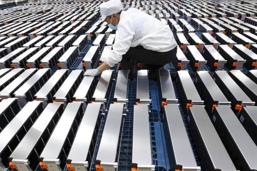 Trung Quốc siết chặt xuất khẩu nguyên liệu pin quan trọng
