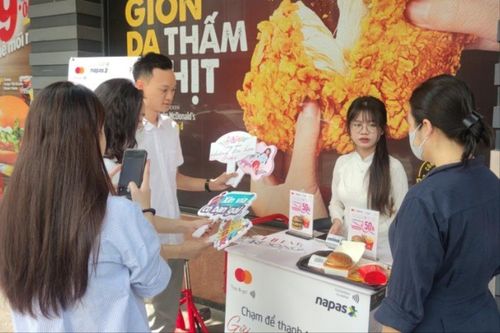 Ba đơn vị tài chính gây quỹ ủng hộ bệnh nhân ung thư vú