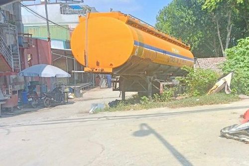 Khẩn trương di dời téc xăng án ngữ khu dân cư