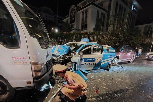 Tai nạn liên hoàn, đèo Mimosa gián đoạn lưu thông