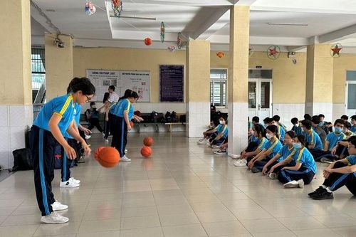 Trường học 'ứng phó' với thừa cân béo phì ở học sinh