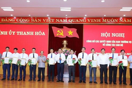 Tỉnh ủy Thanh Hóa phân công hàng loạt cán bộ nhận nhiệm vụ mới