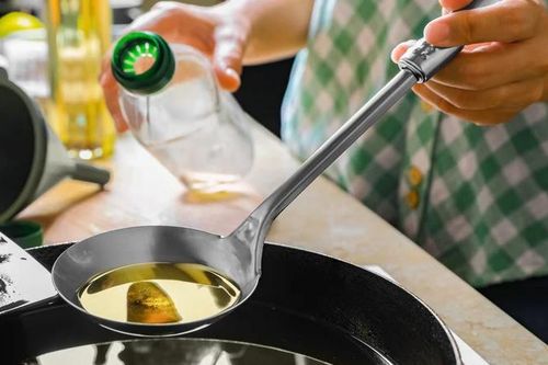 Dầu chiên thừa có dùng lại được không?
