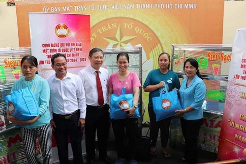 TPHCM vận động 165 tỷ đồng cho quỹ 'Vì người nghèo'