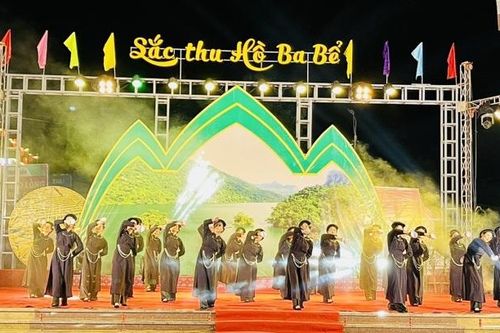 Bắc Kạn khai mạc sự kiện Sắc thu hồ Ba Bể 2023