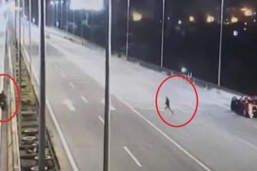 Vụ chủ vựa trái cây chết dưới đường cao tốc: Bắt thêm 2 đồng phạm mang vàng đi bán