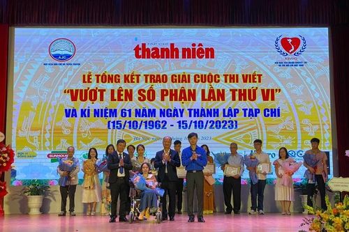 Gần 1.000 bài tham dự cuộc thi viết Vượt lên số phận lần thứ VI