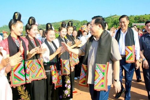 Chủ tịch Quốc hội Vương Đình Huệ dự Hội thi 'Nhà nông đua tài'