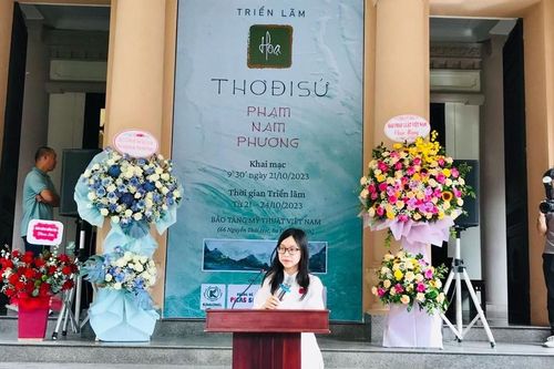 Thiên nhiên và hình ảnh người phụ nữ qua triển lãm 'Họa - Thơ đi sứ' của tác giả trẻ Nam Phương