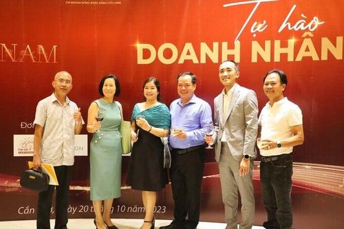 Gặp gỡ 'Tự hào doanh nhân Việt'