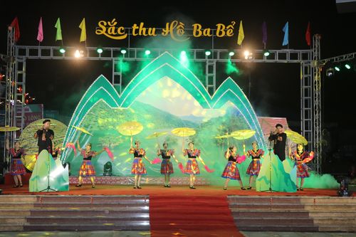 'Sắc Thu hồ Ba Bể': Quảng bá nét đẹp văn hóa và du lịch Bắc Kạn