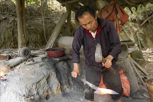 Nghề rèn của người Mông ở Điện Biên được công nhận Di sản Văn hóa phi vật thể Quốc gia