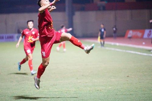 Thanh Hóa hòa Hà Tĩnh bằng cơn mưa bàn thắng