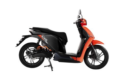 Xe máy điện sạc 1 lần di chuyển 270km, thiết kế sang chảnh, giá 49,9 triệu đồng tại Việt Nam