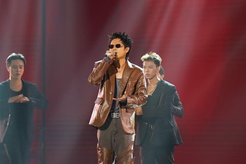 Tăng Duy Tân 'bùng nổ' với hit mới trong đêm chung kết Vietnam Idol 2023