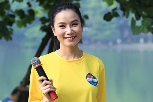 MC Lương Giang hạnh phúc khi được góp sức giúp các em nhỏ vững bước hơn