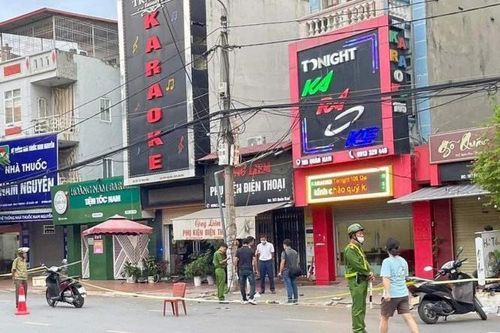 Nhân viên quán karaoke chém khách hàng mất mạng