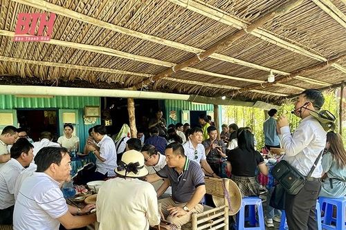 Chia sẻ lợi ích, đồng hành phát triển: Nhìn từ các mô hình du lịch cộng đồng