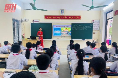 Thanh Hóa tuyển dụng 136 chỉ tiêu giáo viên THPT theo chính sách thu hút cán bộ xuất sắc