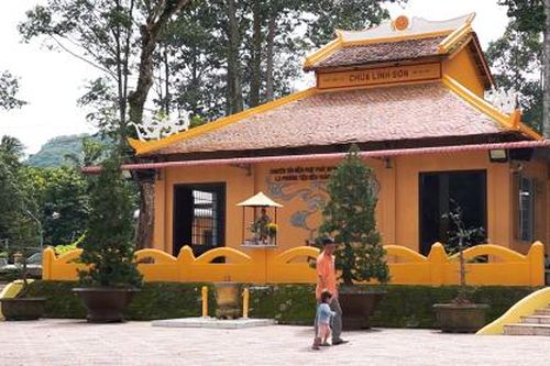 Cổ kính Linh Sơn tự