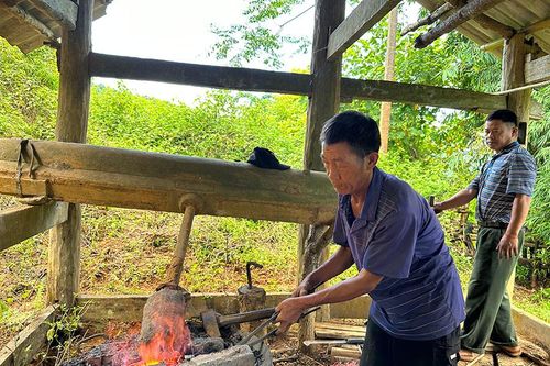 Nghề rèn người Mông được công nhận di sản văn hóa phi vật thể quốc gia
