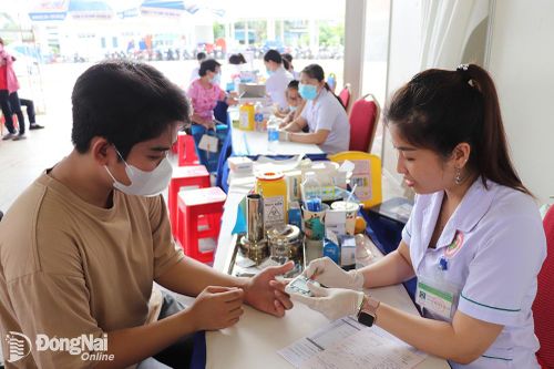 Khám bệnh, phát thuốc miễn phí cho 1 ngàn người dân