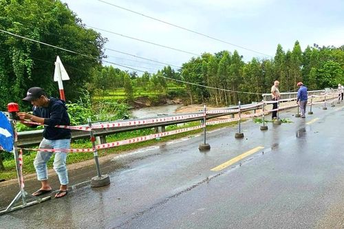 Gia Lai: Đảm bảo an toàn giao thông trong mùa mưa bão