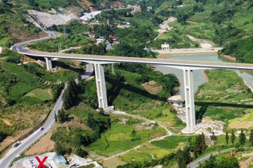 Yêu cầu tháo dỡ trạm trộn bê tông tại chân cầu Móng Sến trước ngày 31/10