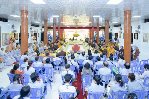 Ban Hướng dẫn Phật tử các tỉnh thành đóng góp ý kiến tại buổi tọa đàm và tập huấn