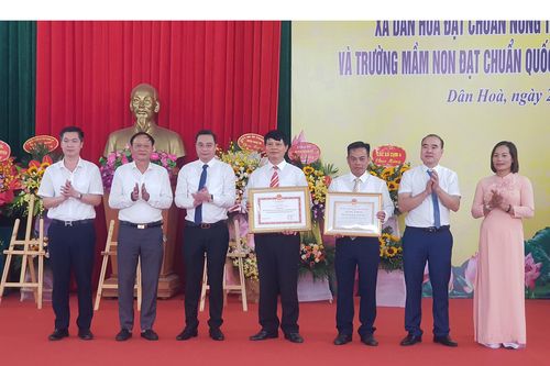 Hà Nội: Xã Dân Hòa (Thanh Oai) đón nhận Bằng đạt chuẩn Nông thôn mới nâng cao