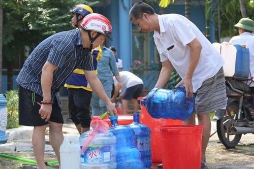 Hà Nội thiếu nước sạch, vì đâu?