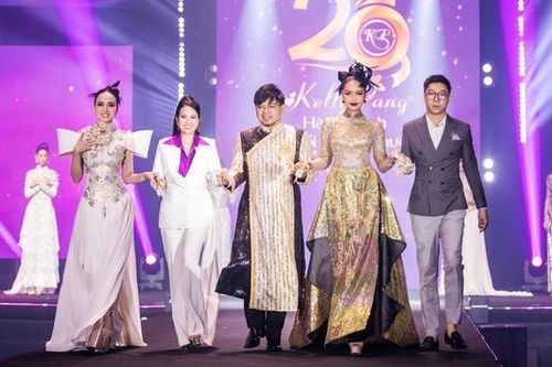 Độc đáo show thời trang tôn vinh nghệ thuật nail