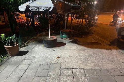 Nghi do mâu thuẫn tranh giành khách, tài xế xe ôm bị hai anh em đâm gục