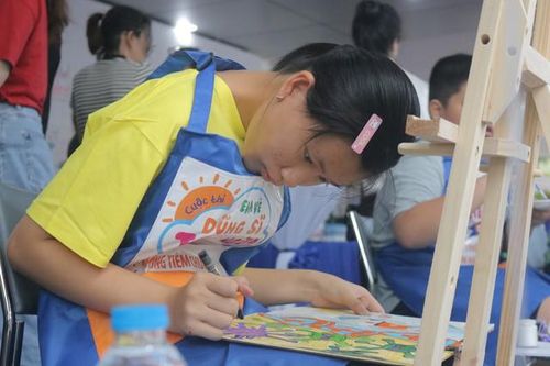 Em vẽ dũng sĩ tiêm ngừa và sứ mệnh bảo vệ sức khỏe cộng đồng