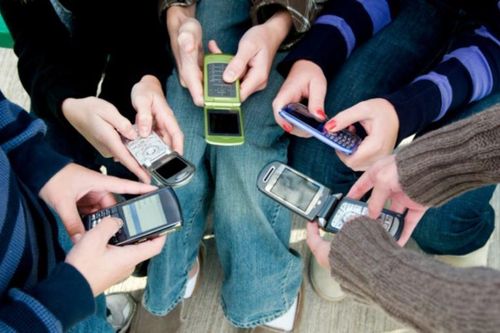 Tắt sóng 2G, người dùng điện thoại 'cục gạch' đời cũ sẽ ra sao?