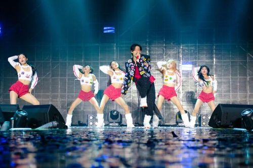 BamBam (GOT7) hát 'Thích em hơi nhiều' của Wren Evans, phát âm tiếng Việt chuẩn 10 điểm