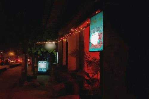 Hành động 'lạ' của 4 nữ nhân viên quán massage