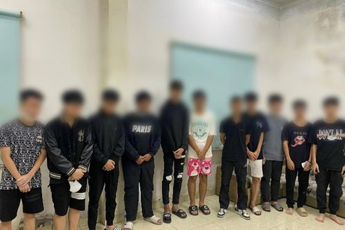 Bắt 13 đối tượng vác hung khí từ Hưng Yên lên Hà Nội gây rối trật tự công cộng
