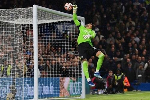 Chelsea đánh rơi chiến thắng trước Arsenal