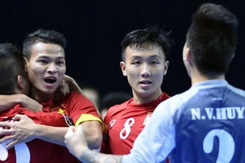 Tuyển Việt Nam thắng kịch tính trước Nhật Bản, giành tấm vé tới World Cup khiến FIFA khen ngợi là 'giây phút lịch sử'