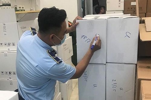 Cảnh giác với các 'quầy thuốc' trên mạng