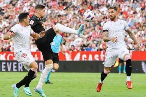 Sergio Ramos giúp Sevilla cầm hòa đội bóng cũ Real Madrid