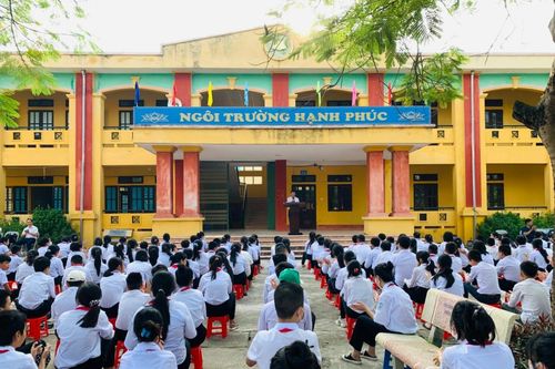 Ngăn chặn tệ nạn xã hội xâm nhập trường học