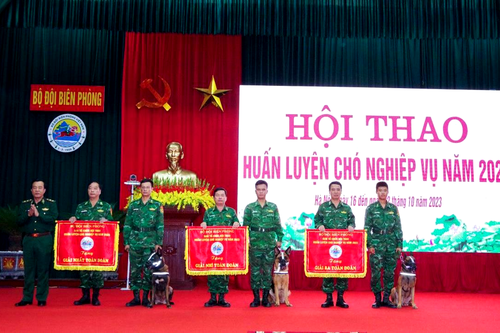 Bế mạc Hội thao huấn luyện chó nghiệp vụ năm 2023