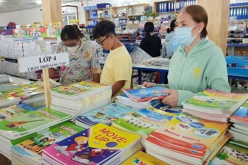 Đề xuất phụ huynh được tham gia hội đồng lựa chọn sách giáo khoa