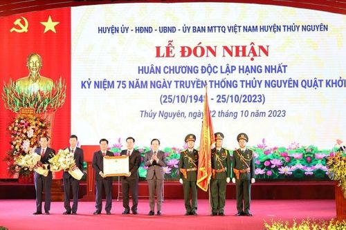 Huyện Thủy Nguyên (Hải Phòng) đón nhận Huân chương Độc lập hạng Nhất