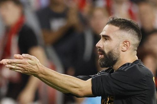 Alaba 'đốt đền', Carvajal giải cứu Real Madrid