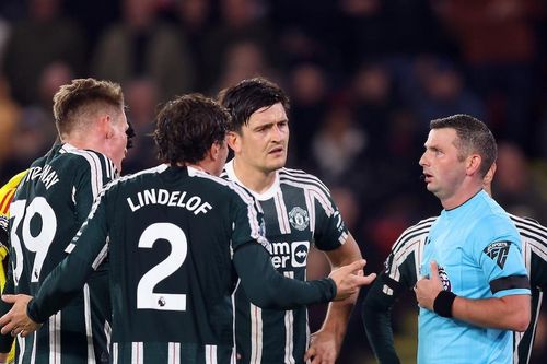 Erik ten Hag chỉ ra điều tệ hại của MU, khen McTominay và Maguire
