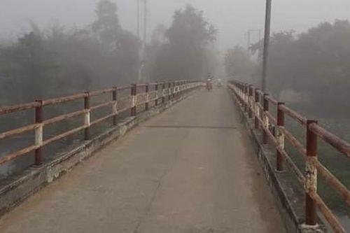 Sau trận đòn, thanh niên chặn đường chém chết đối thủ trên cầu Suối Cọp